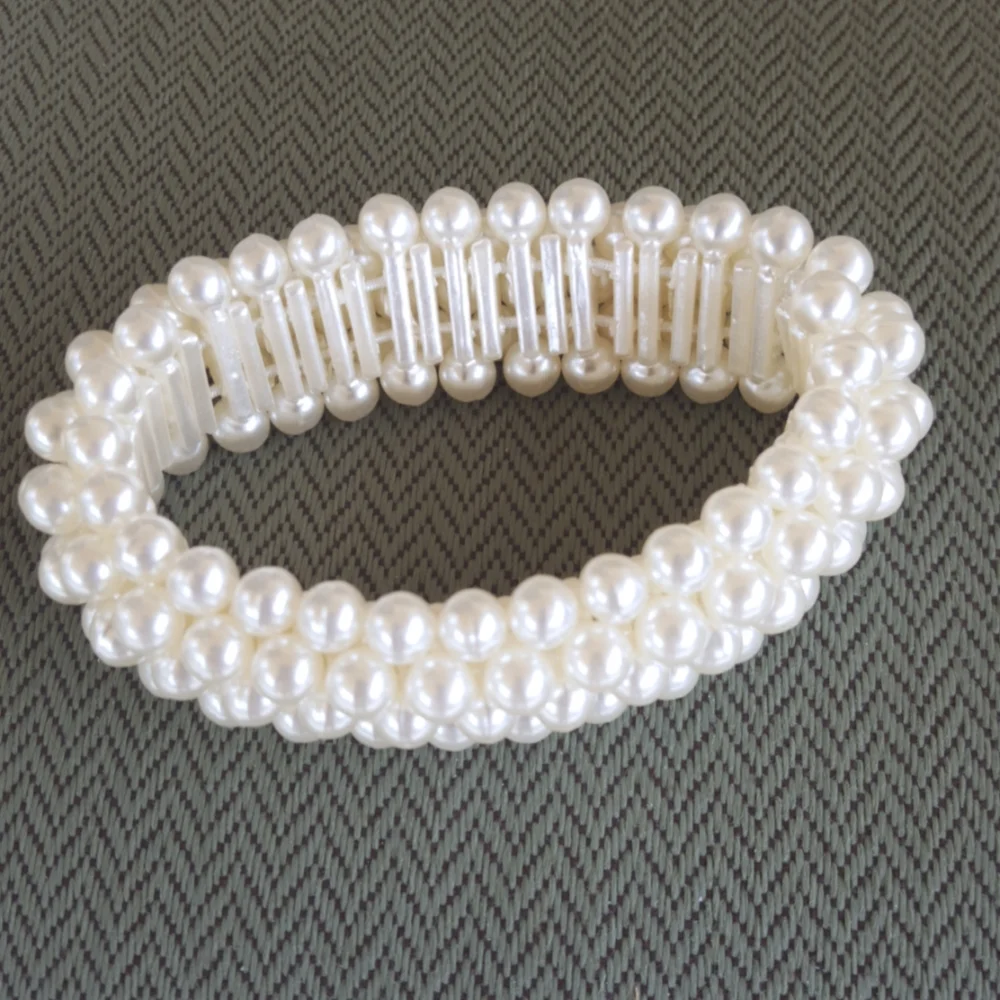 Faux Elastic stacked pearl bracelet NEW